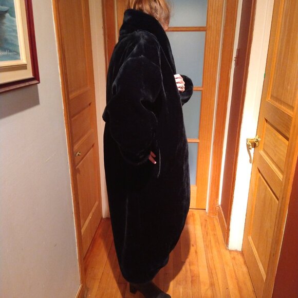 Donnybrook Faux Fur plush black long coat - Picture 4 of 5